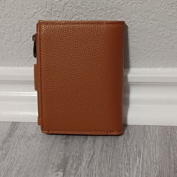 AIRKIT Brown Genuine Leather Wallet, RFID Blocking - Picture 2 of 6